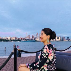 Meet your Posher, Raquel